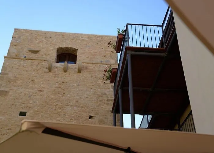 Torre Della Loggia - Dimora StoricaAlbergo